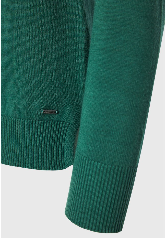 Essential turtle neck sweater