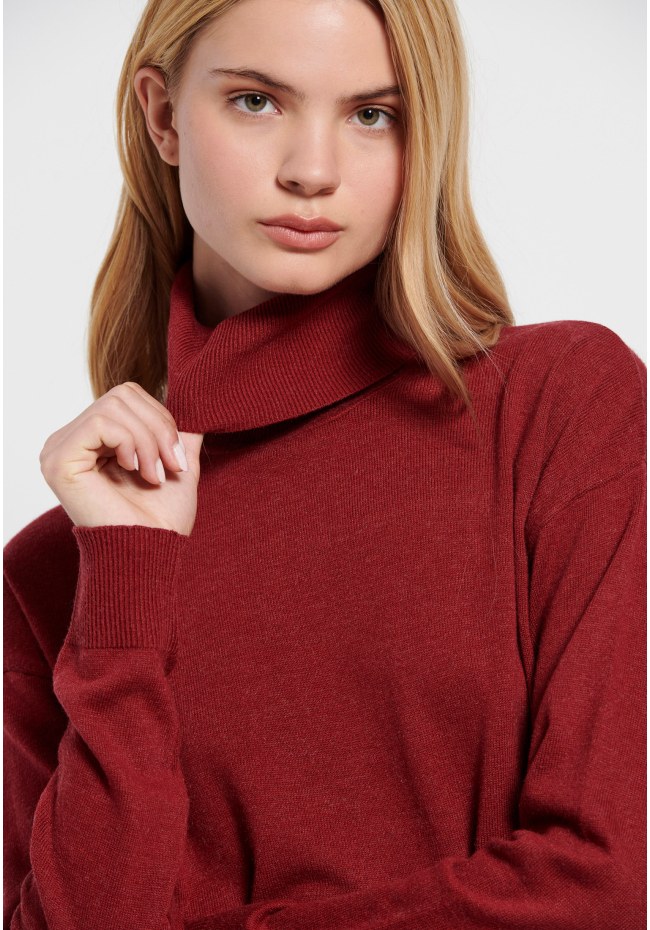 Essential turtle neck sweater