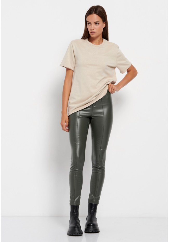 Garment dyed t-shirt with raw edges