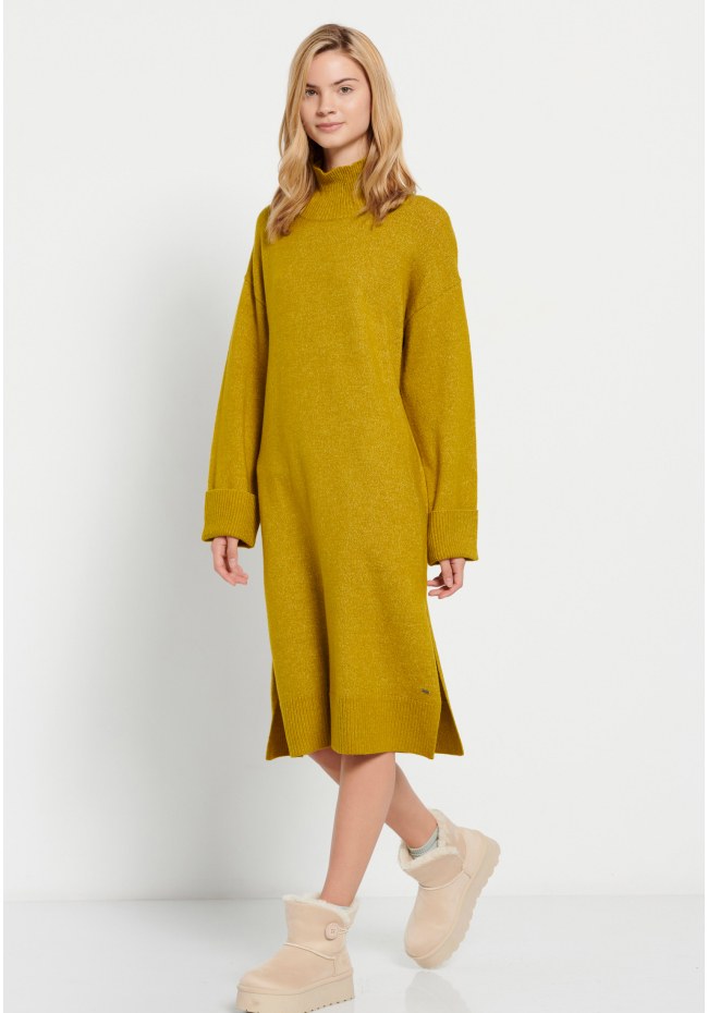 Midi knitted dress with side slits