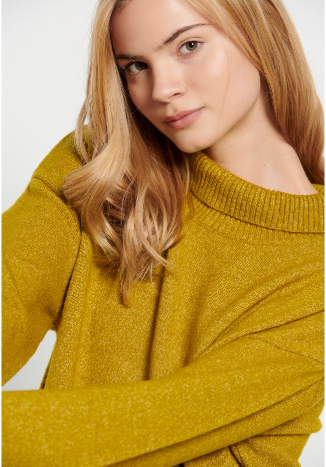 Midi knitted dress with side slits