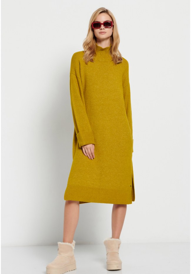 Midi knitted dress with side slits