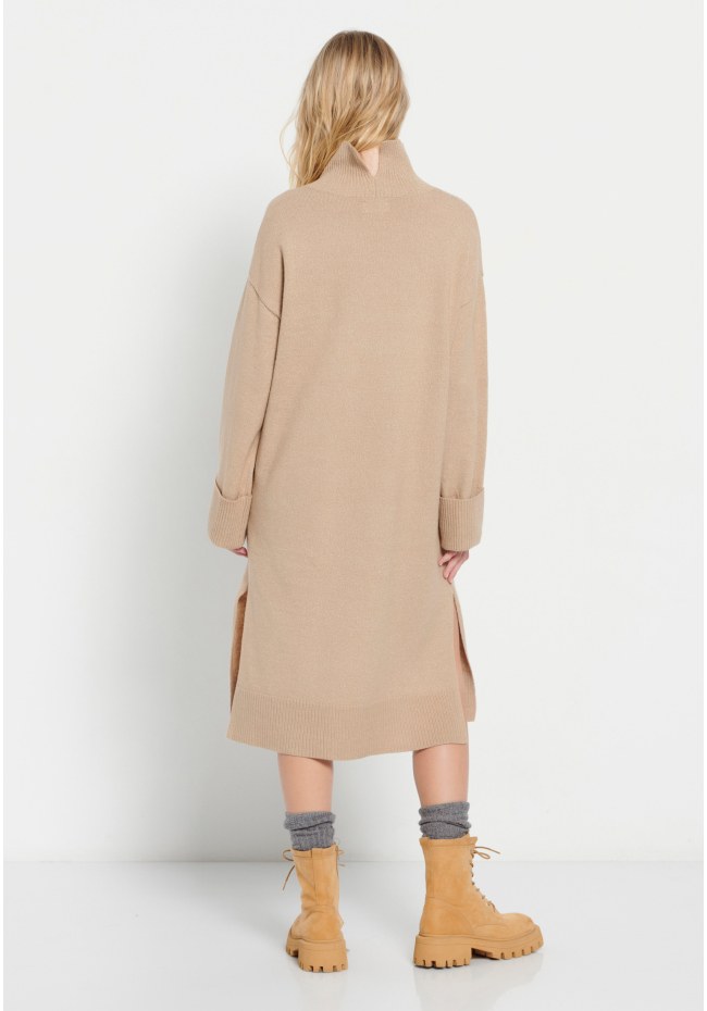 Midi knitted dress with side slits