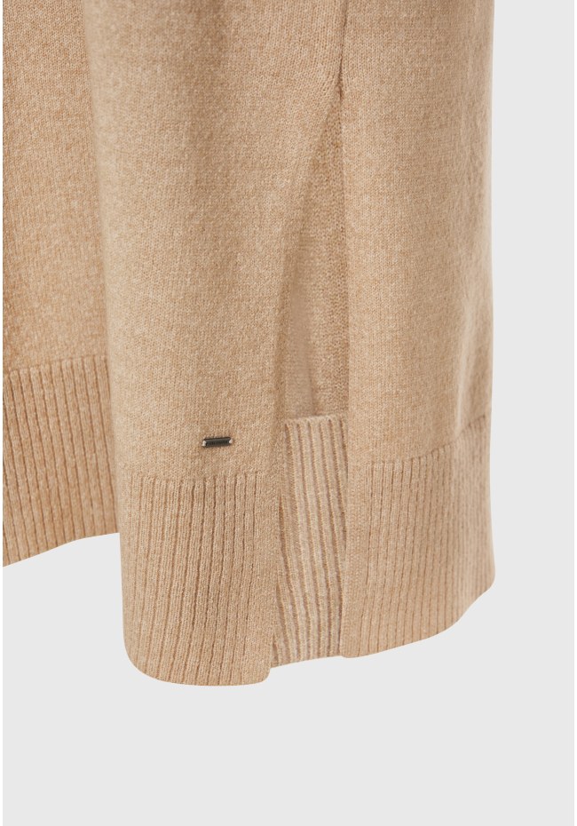Midi knitted dress with side slits