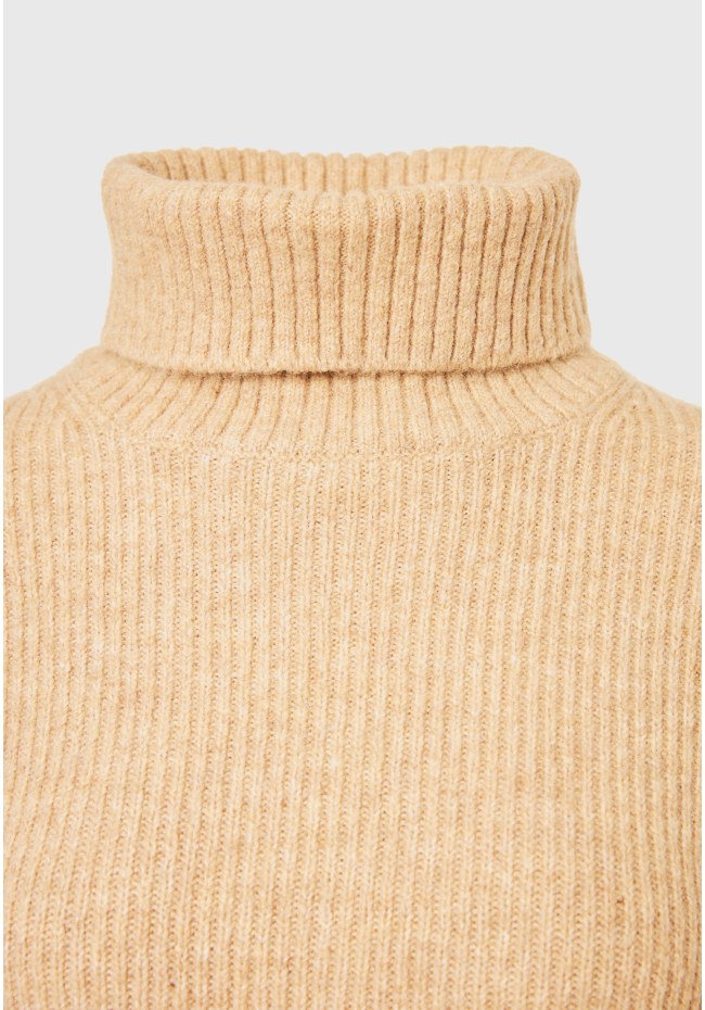 Turtle neck sweater