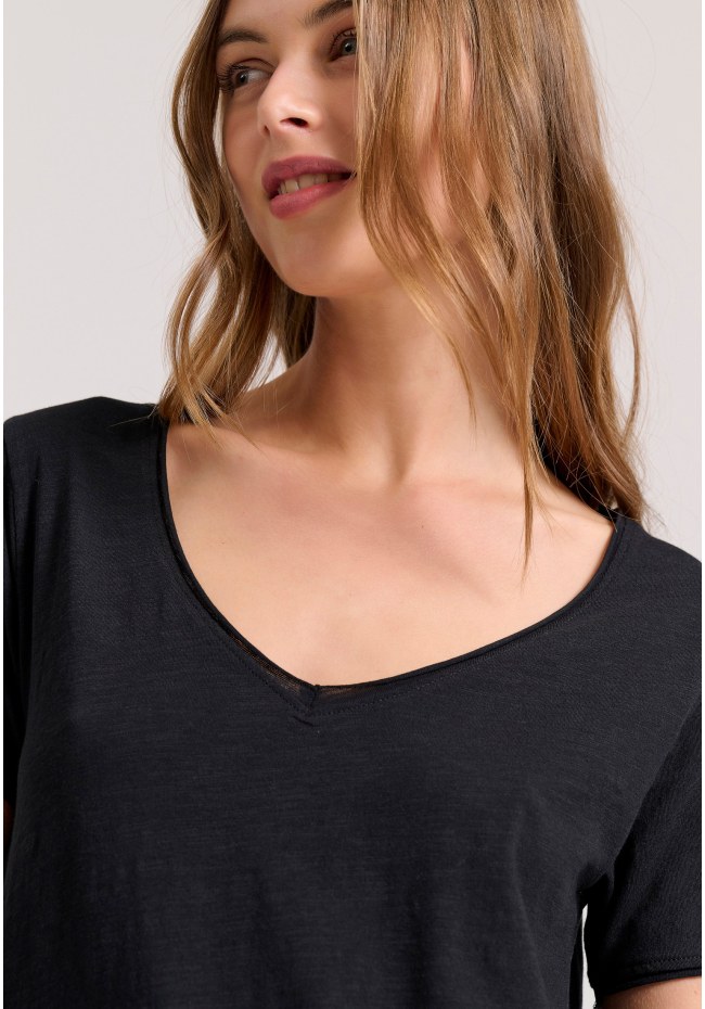 Women's V-neck plain t-shirt - The essentials