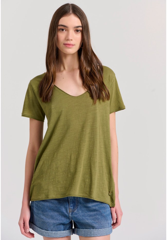 Women's V-neck plain t-shirt - The essentials