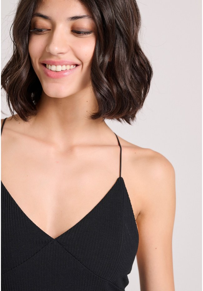 Κορμάκι σε rib ύφανση με ανοιχτή πλάτη