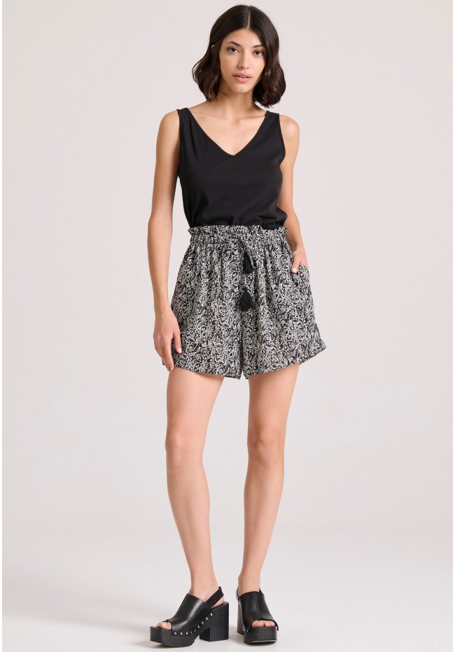 Women's tank top with raw cuts hem