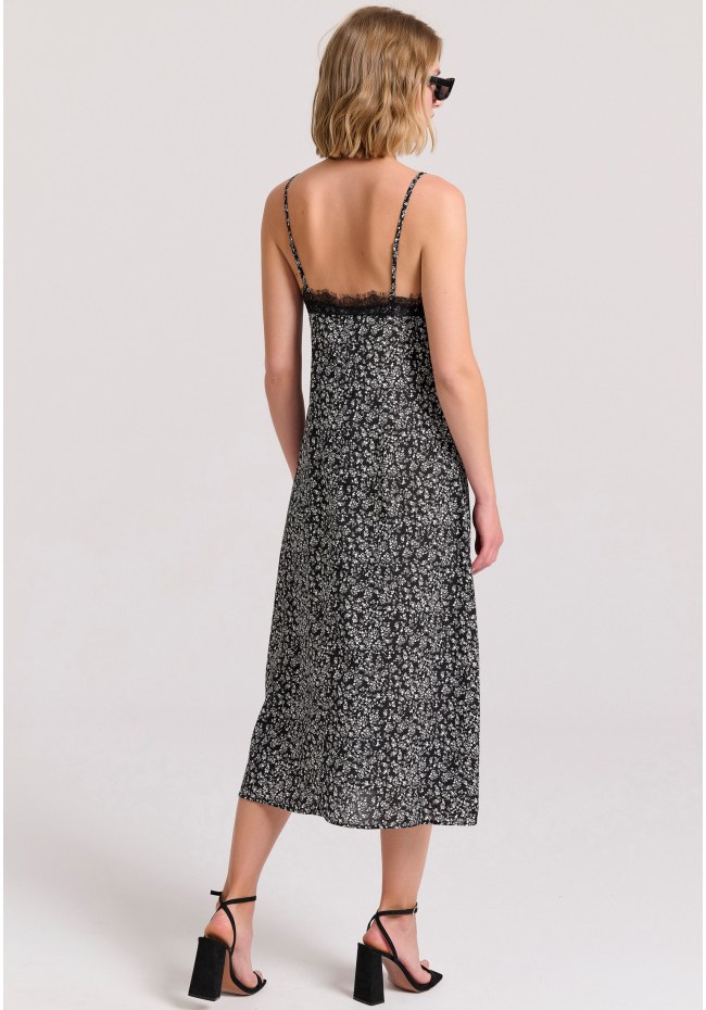 All over printed midi dress with laces details