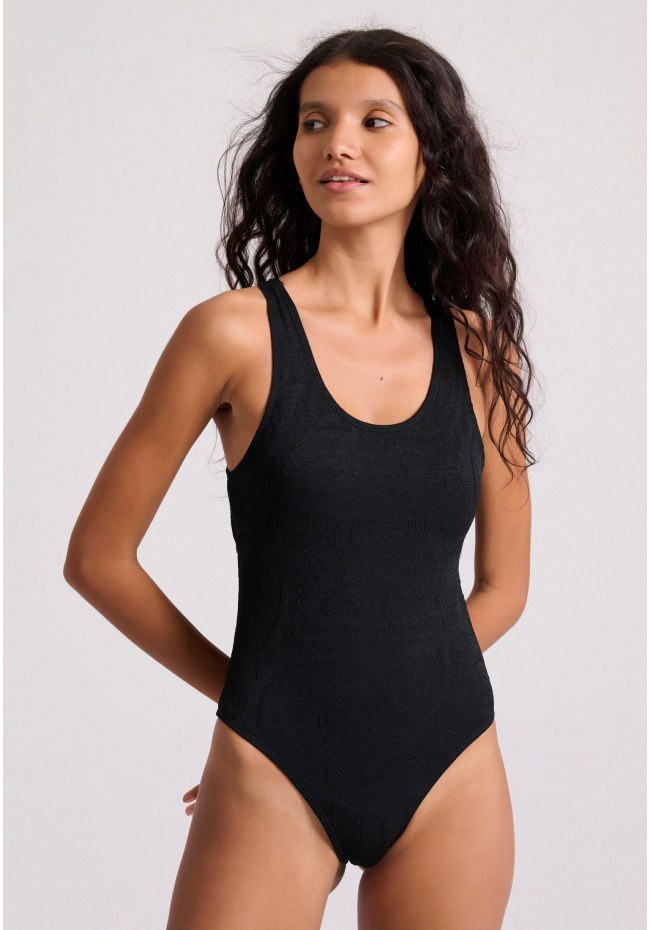 Ολόσωμο μαγιό με ανοιχτή πλάτη