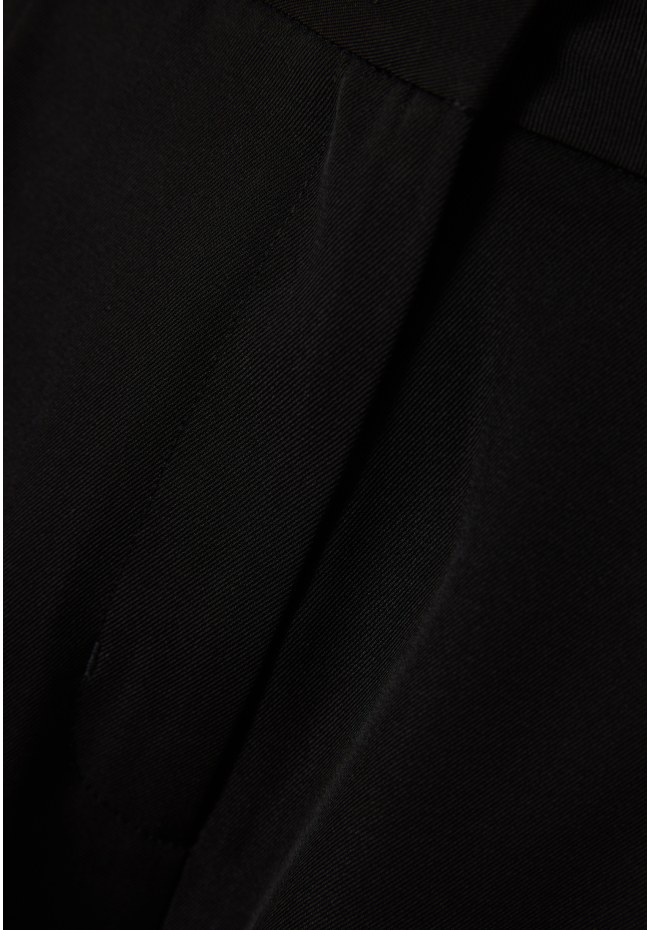 Loose fit σορτς με μονή πιέτα στη μέση