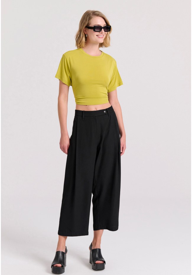 Loose fit cropped παντελόνι με μονή πιέτα