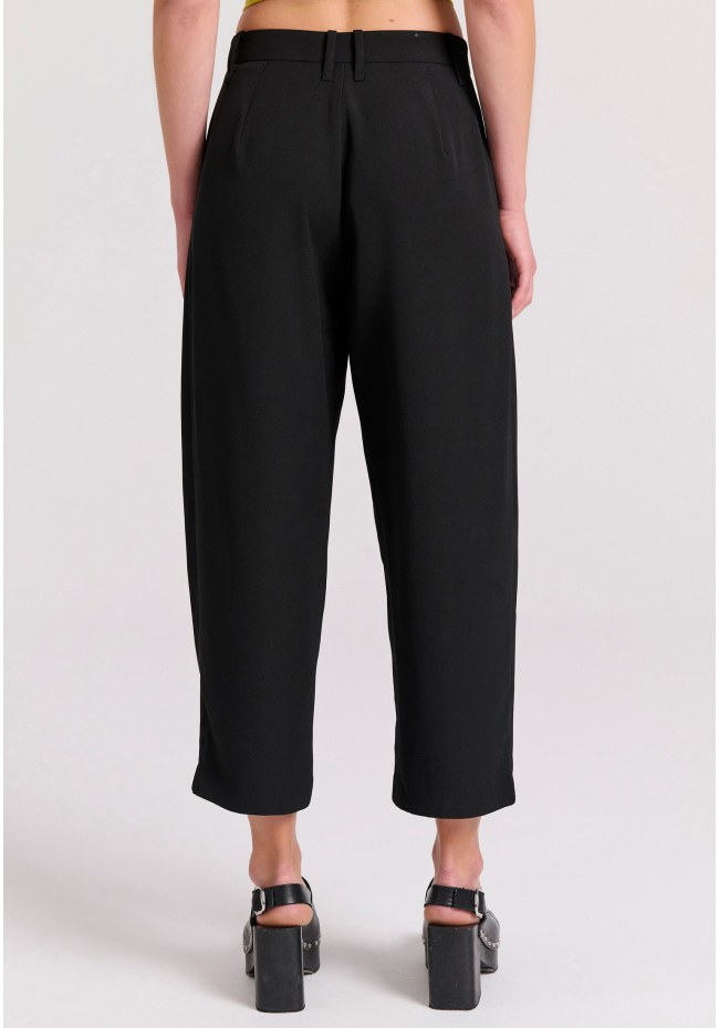 Loose fit cropped παντελόνι με μονή πιέτα