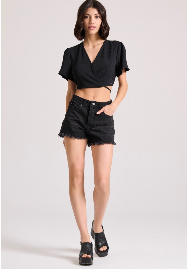 Cropped top με cut out λεπτομέρειες