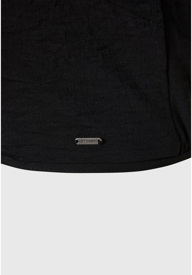 Cropped top με cut out λεπτομέρειες