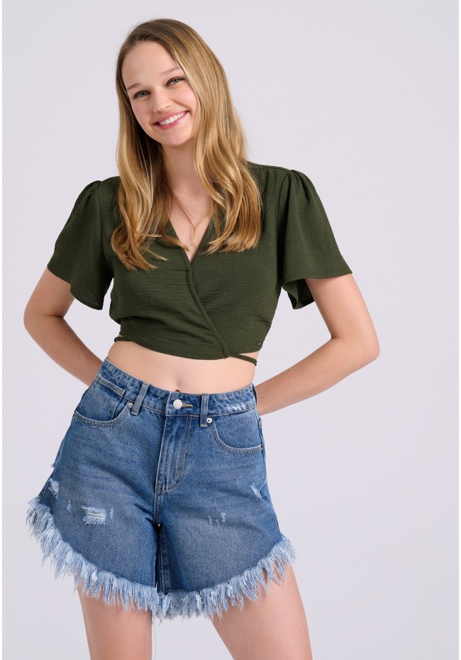 Cropped top με cut out λεπτομέρειες