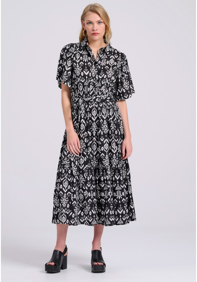 Σεμιζιέ εμπριμέ μάξι φόρεμα με βολάν σε boho look