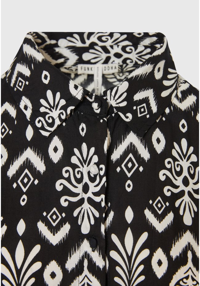 Σεμιζιέ εμπριμέ μάξι φόρεμα με βολάν σε boho look