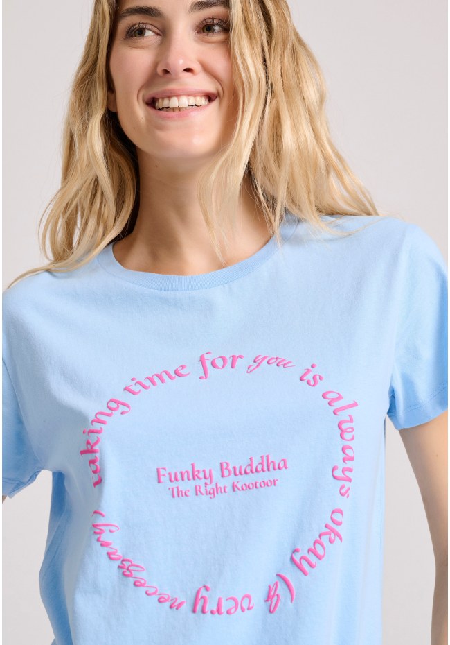Organic cotton t-shirt with embossed print