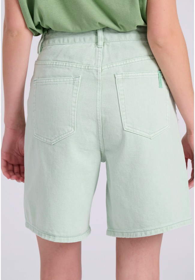 Γυναικεία loose fit garment dyed τζιν βερμούδα