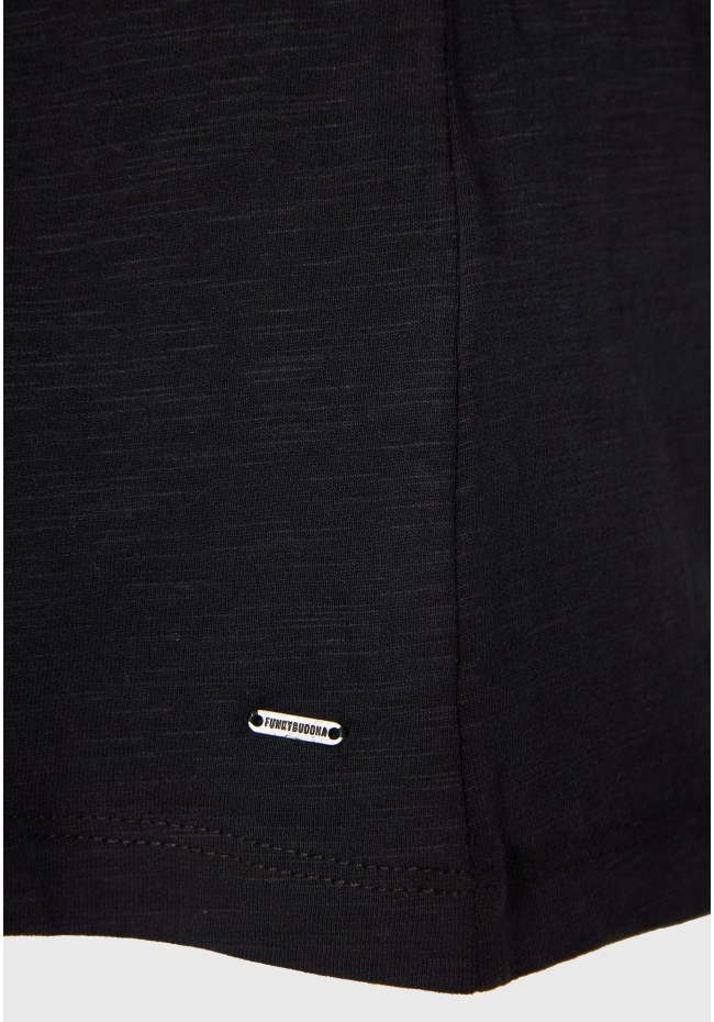 V-neck longsleeve t-shirt