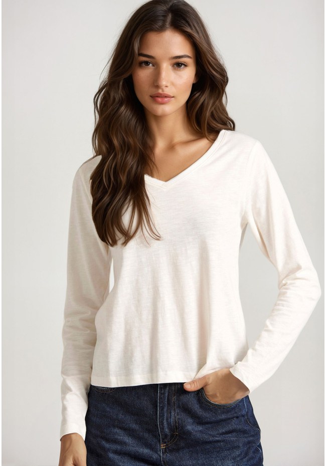 V-neck longsleeve t-shirt