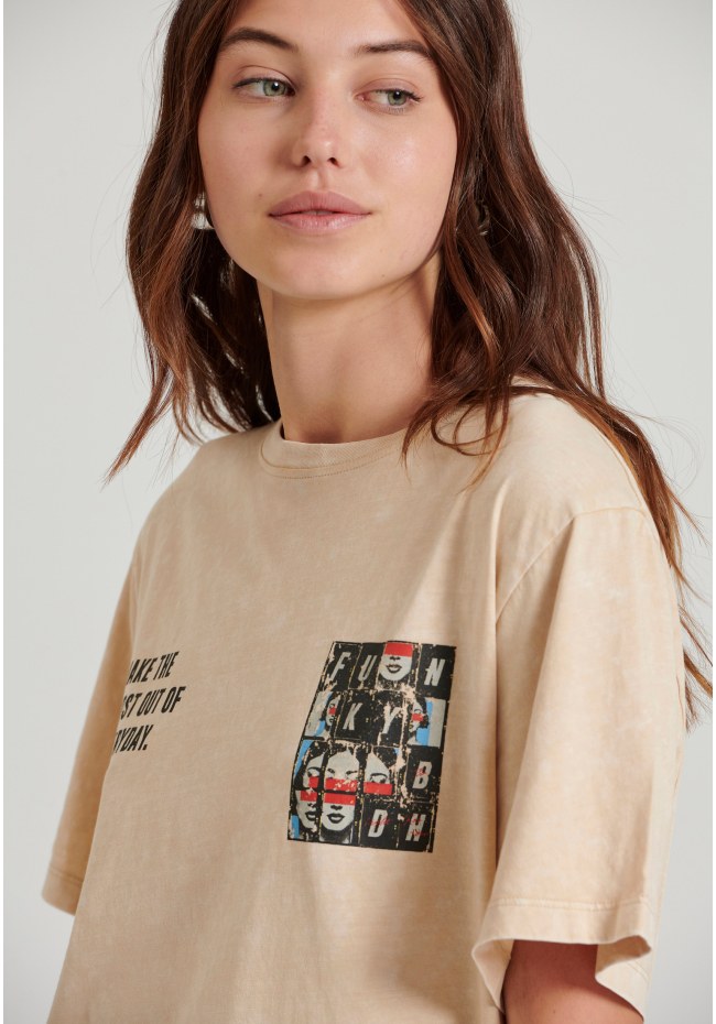 Relaxed fit garment dyed t-shirt με τύπωμα στην πλάτη