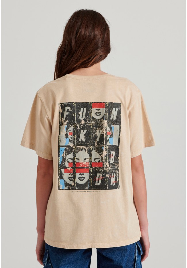 Relaxed fit garment dyed t-shirt με τύπωμα στην πλάτη