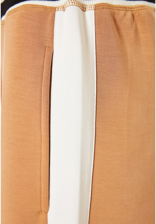 Wide leg fit παντελόνι φόρμας με ρίγα στο πλάι