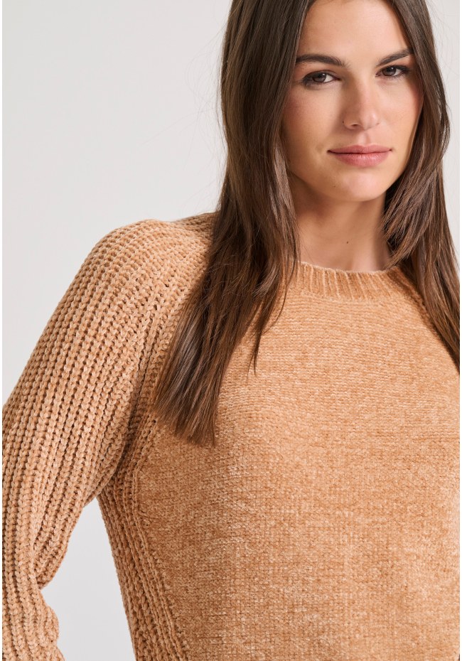 Crew neck chenille pullover