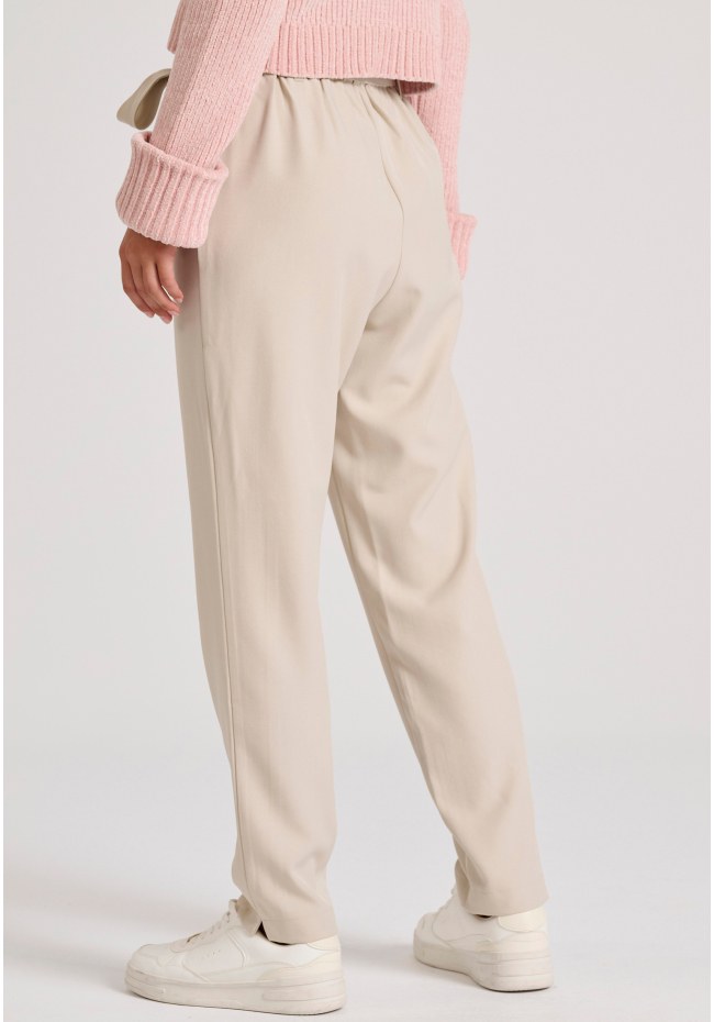 Women's casual pants with pleats