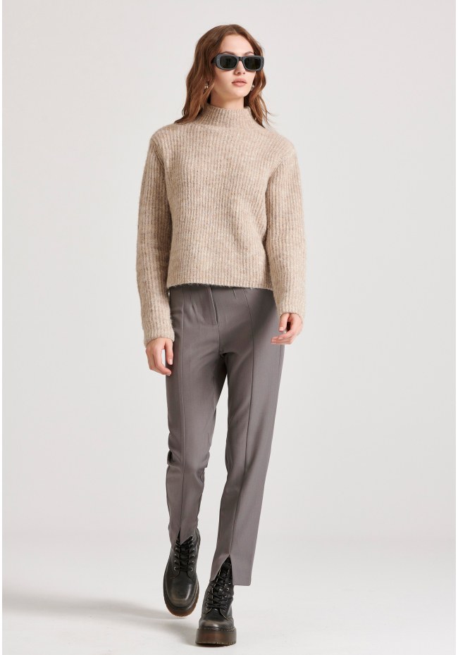 Women's cropped casual pants