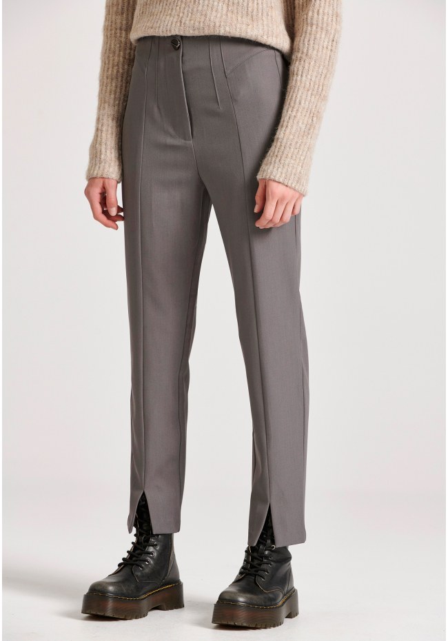 Women's cropped casual pants