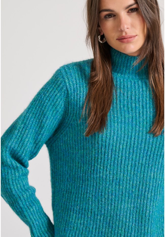 Turtle neck wool blend pullover