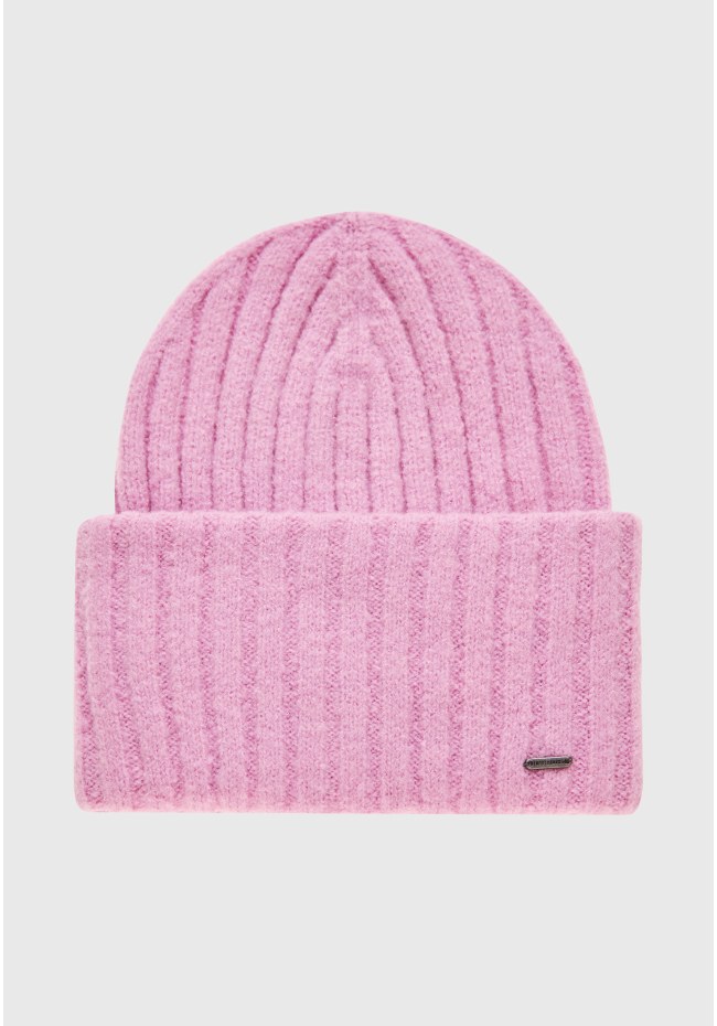 Women's chunky knit beanie