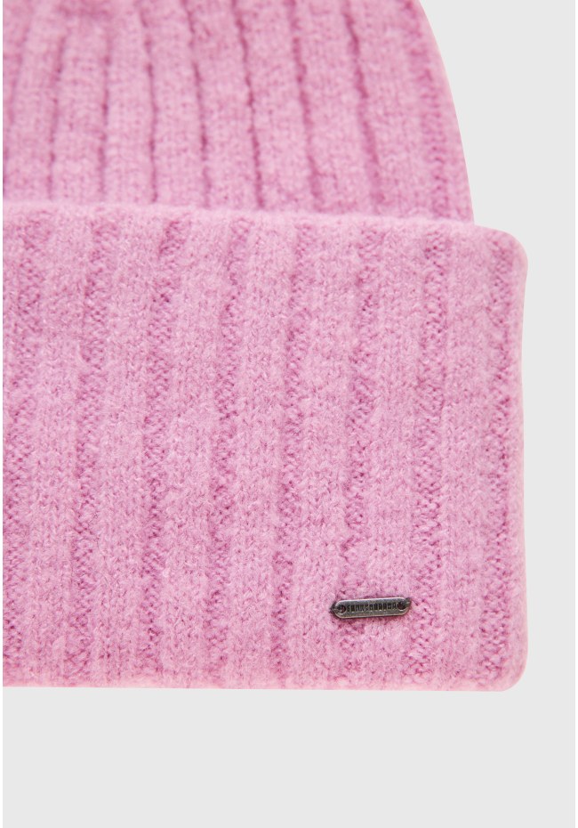 Women's chunky knit beanie