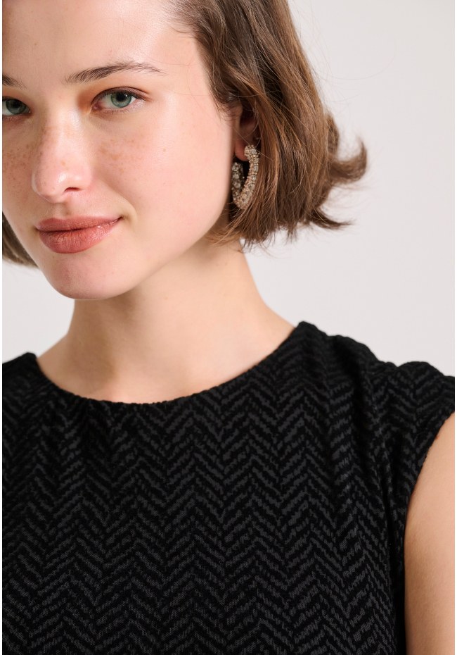 Κορμάκι σε βελουτέ ύφασμα με pattern