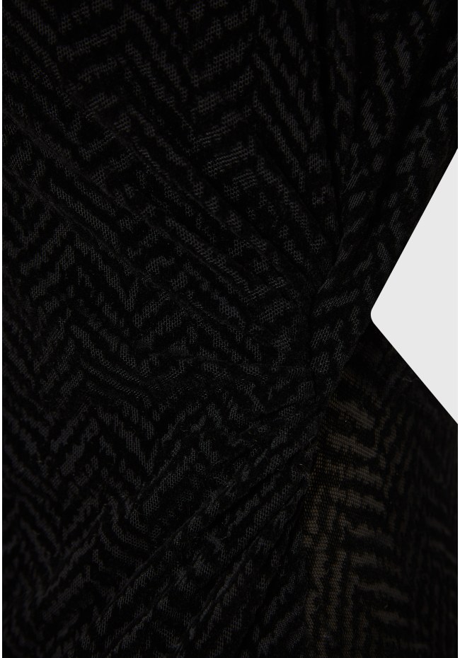 Κορμάκι σε βελουτέ ύφασμα με pattern