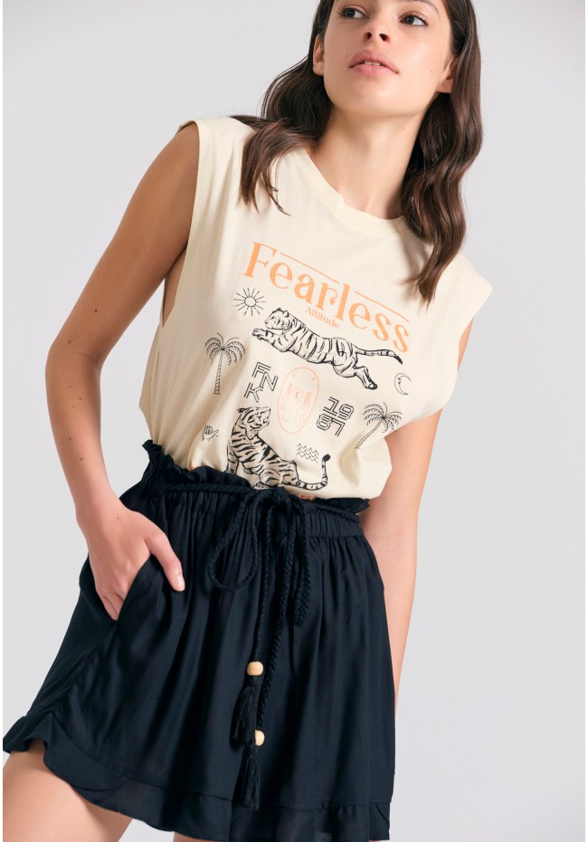 Loose fit σορτς με κορδόνι και βολάν στη μέση