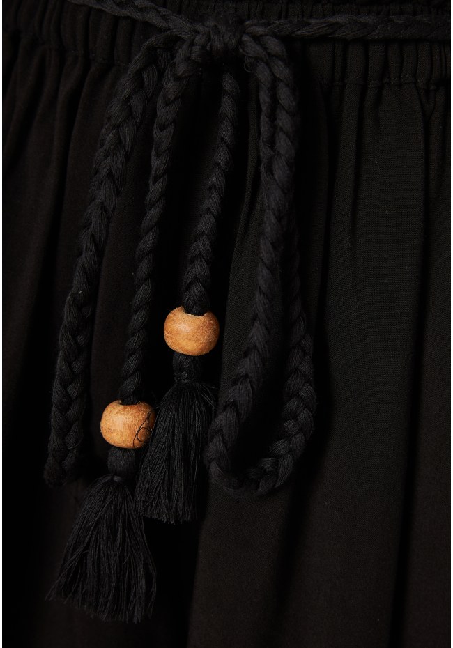 Loose fit σορτς με κορδόνι και βολάν στη μέση