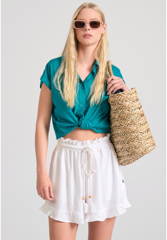 Loose fit σορτς με κορδόνι και βολάν στη μέση