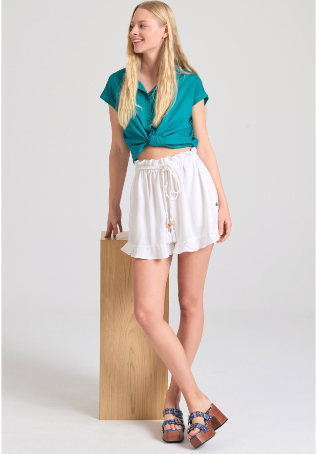 Loose fit σορτς με κορδόνι και βολάν στη μέση