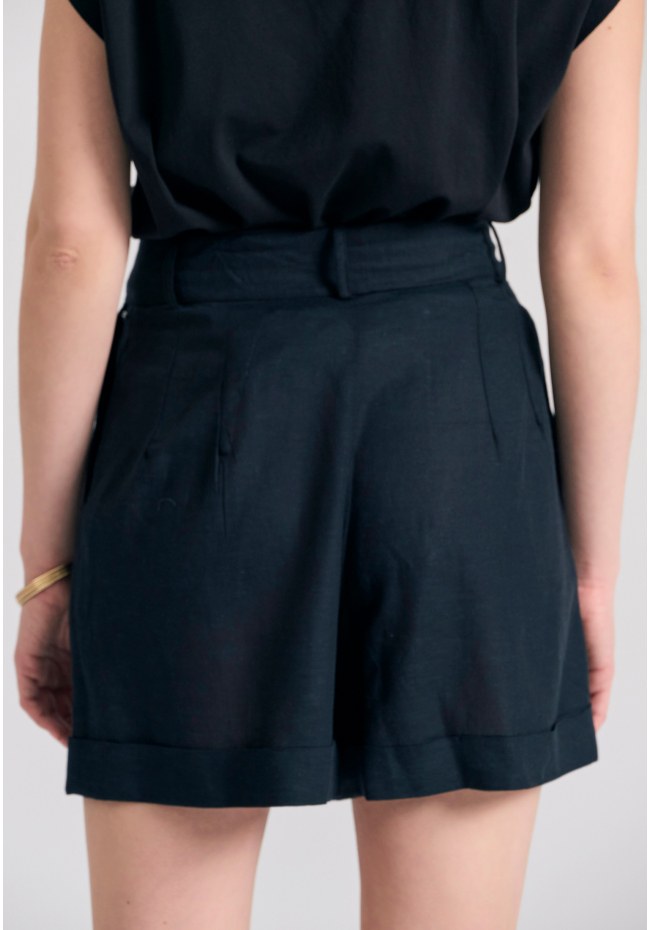 Loose fit linen blend σορτς με πιέτες και ζώνη