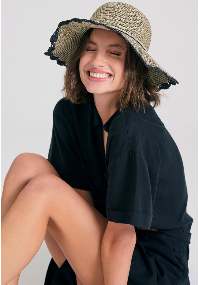 Lyocell garment dyed σορτς με πιέτες