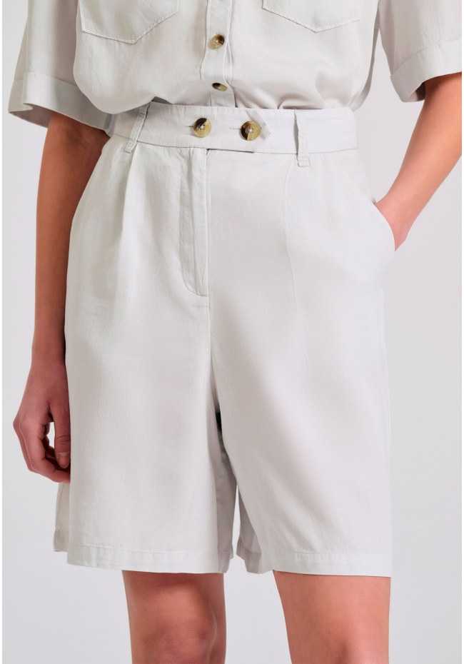 Lyocell garment dyed σορτς με πιέτες