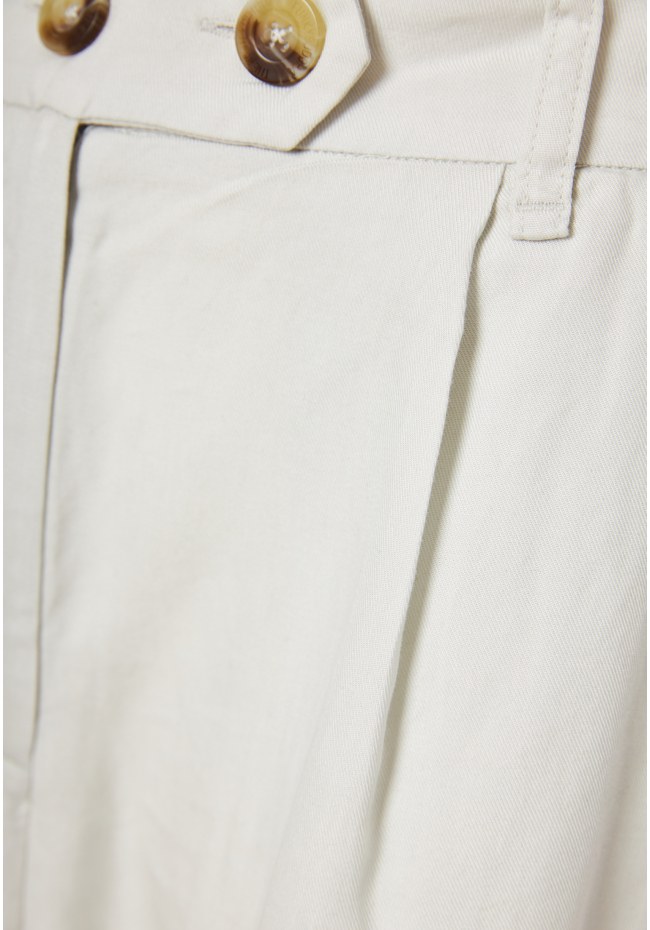 Lyocell garment dyed σορτς με πιέτες