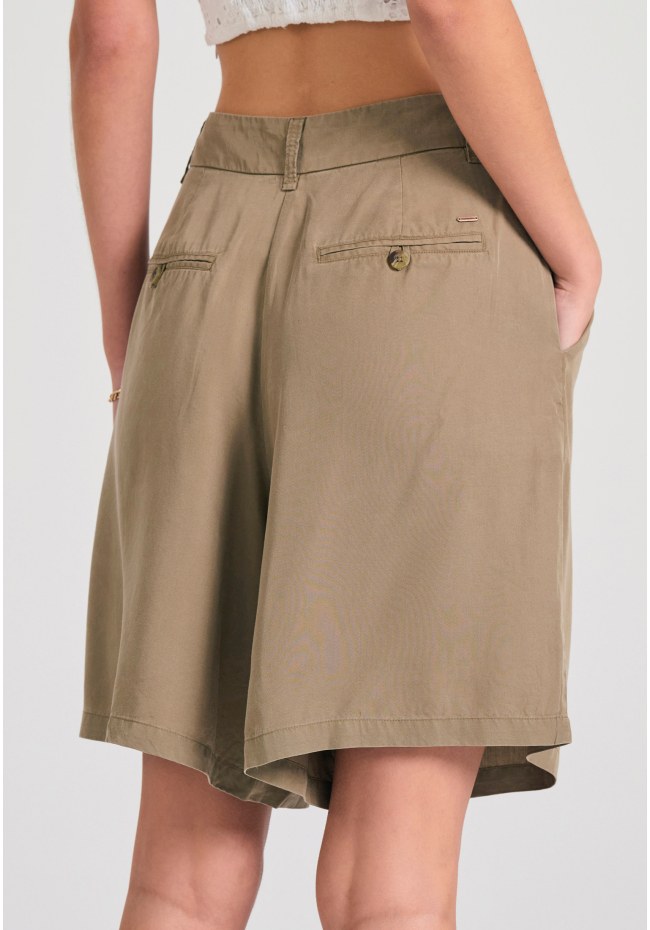 Lyocell garment dyed σορτς με πιέτες