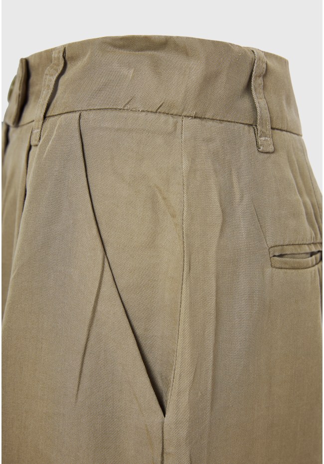 Lyocell garment dyed σορτς με πιέτες