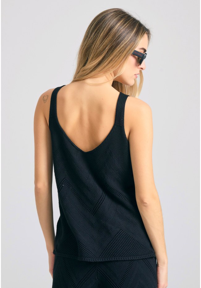 Γυναικεία πλεκτή αμάνικη μπλούζα σε ζακάρ ύφανση